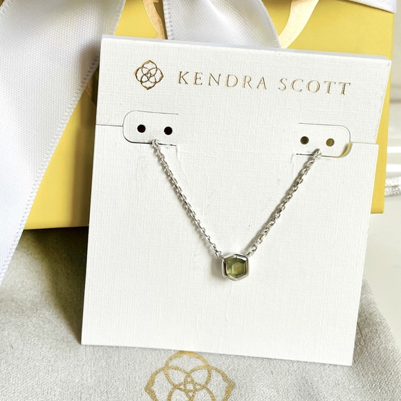 Kendra Scott Jewelry - Kendra Scott Silver Davie Pendant Green Peridot
